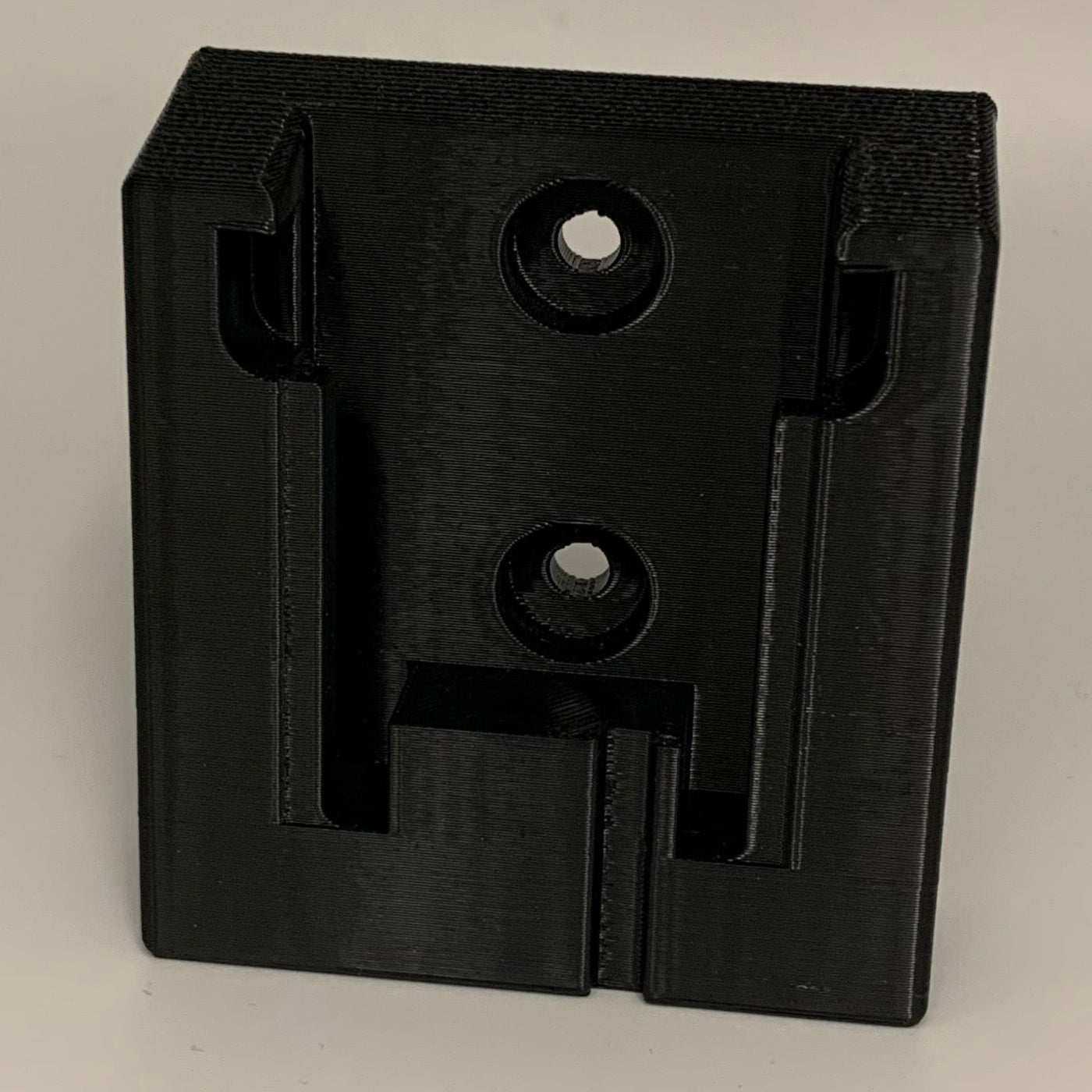 3D-printede Milwaukee Batteri- og Maskineholdere til Vægophæng