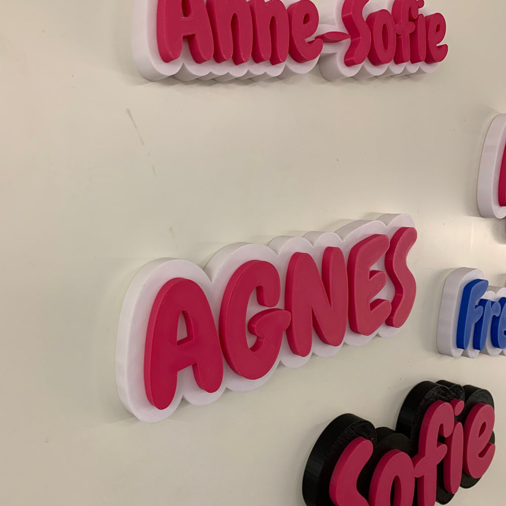 Personligt 3D-printet navneskilt – med farvevalg