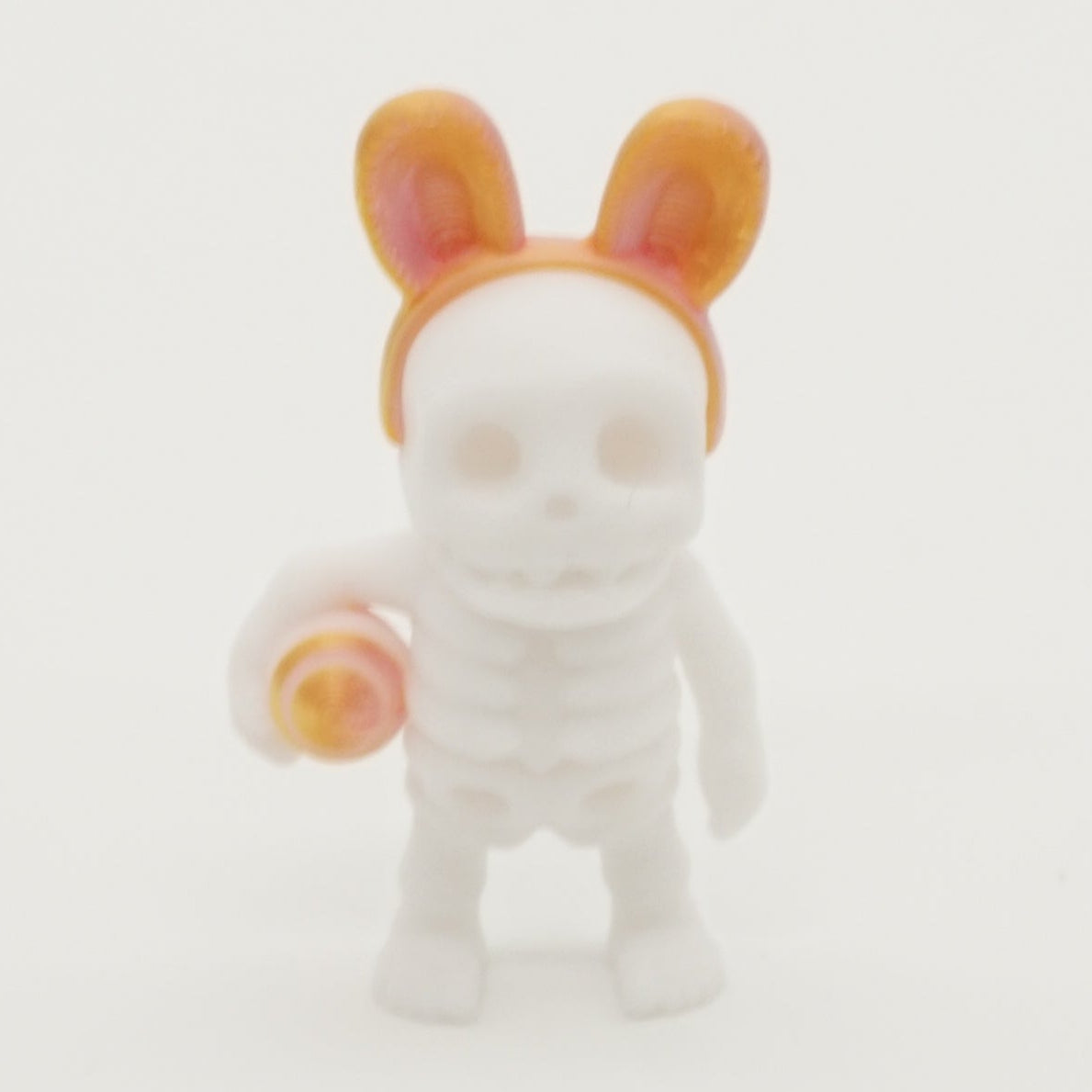 Mini Skelet med Kaninører – Sjovt Samleobjekt