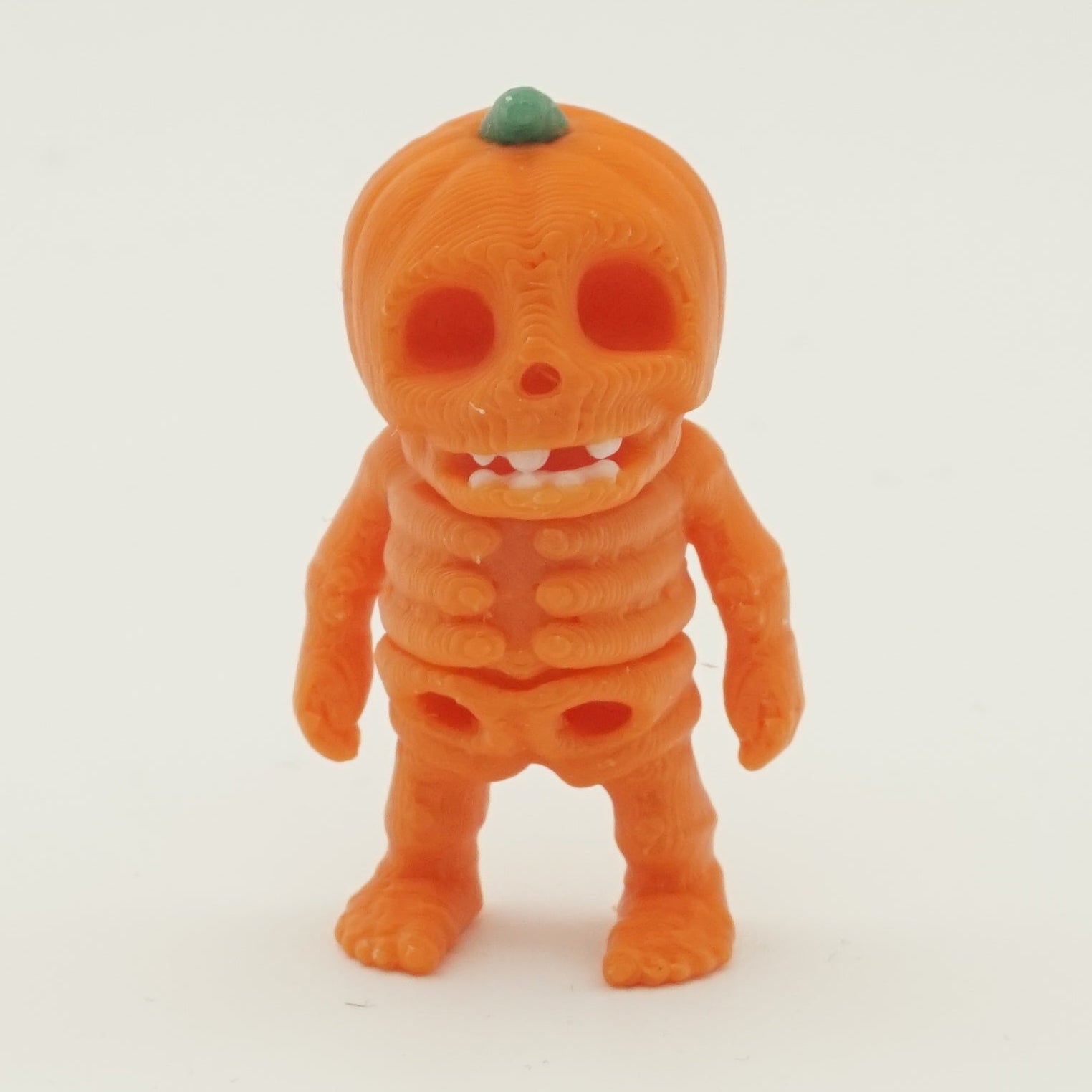 Mini Græskar-Skelet Figur – Sødt Samleobjekt